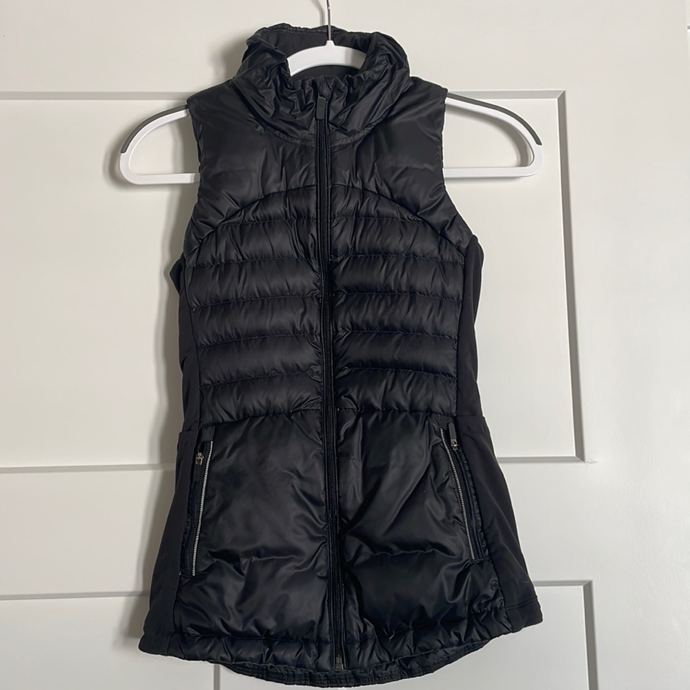 Womens black lululemon puffer vest